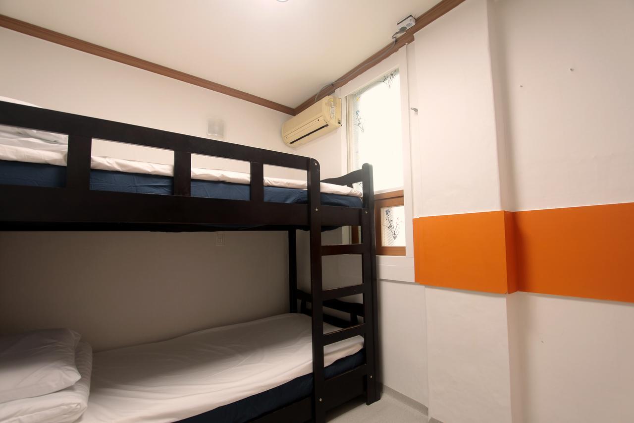 Hostel Ruman Stay Seoul Bagian luar foto