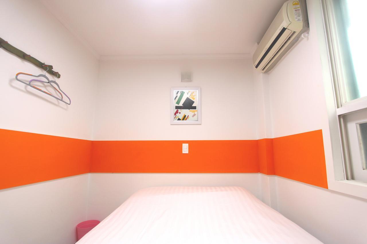 Hostel Ruman Stay Seoul Bagian luar foto